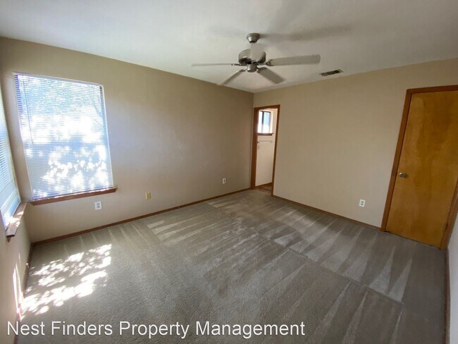 Building Photo - 3 br, 2 bath House - 2371 Ironstone Dr E