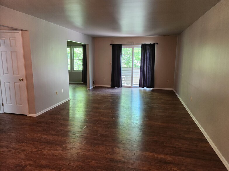 Building Photo - 5102 Austin Ct