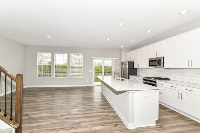 Building Photo - 6878 Sunstone Pl