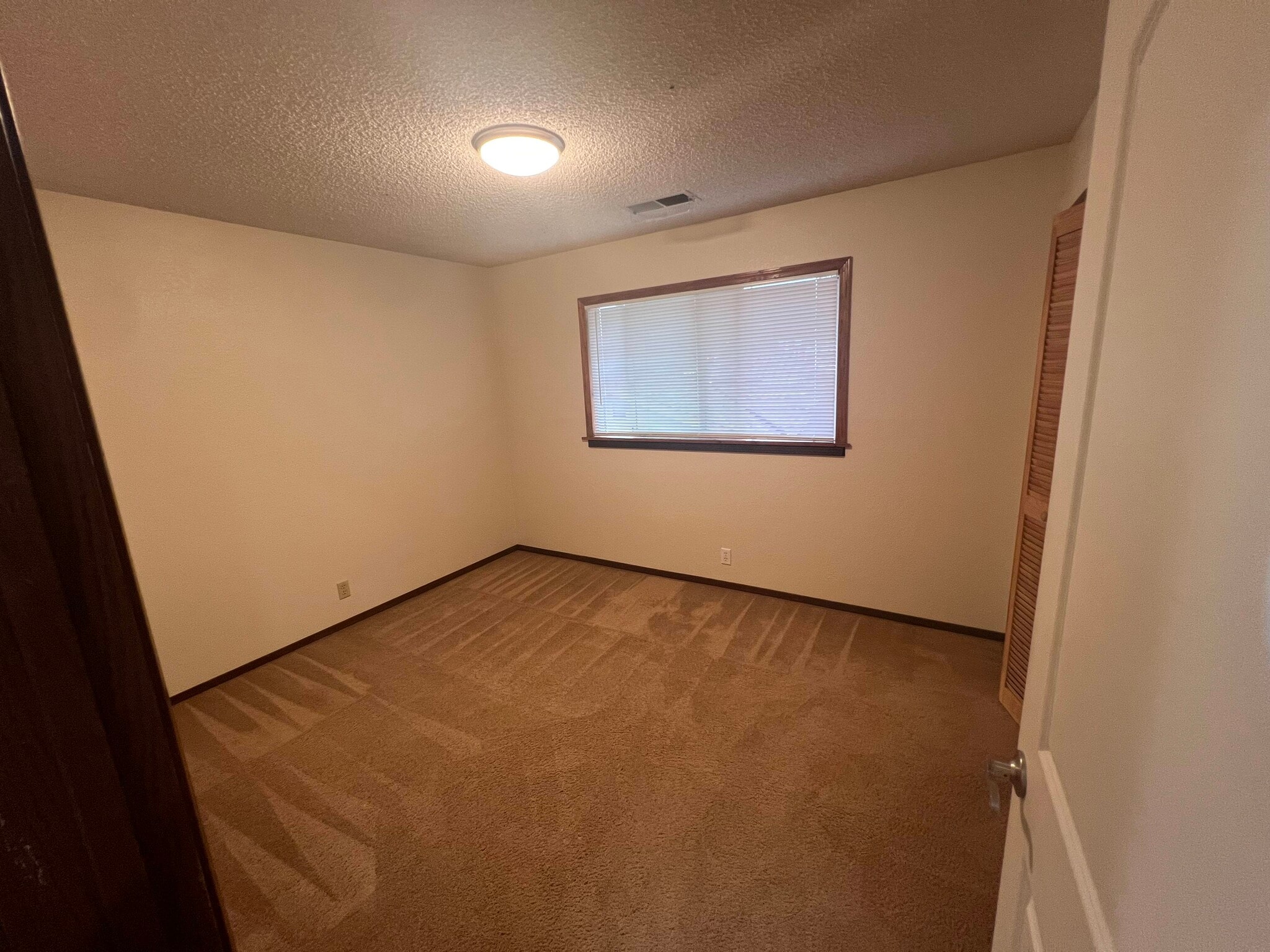 Building Photo - 4410 Hampton Ct