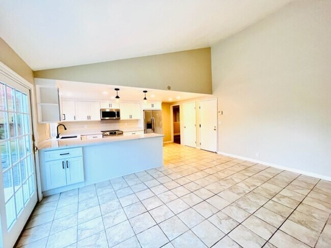 Building Photo - NEWLY RENOVATED- 4BD/2BA, Single-Family Home in Twin Creeks Area of San Ramon- Available NOW!
