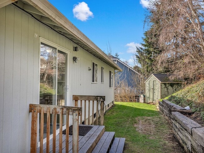 Building Photo - 1525 7th St