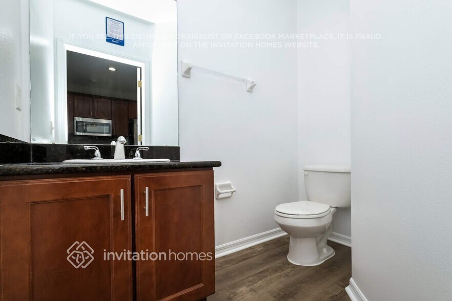Building Photo - 15829 Fishhawk View Dr