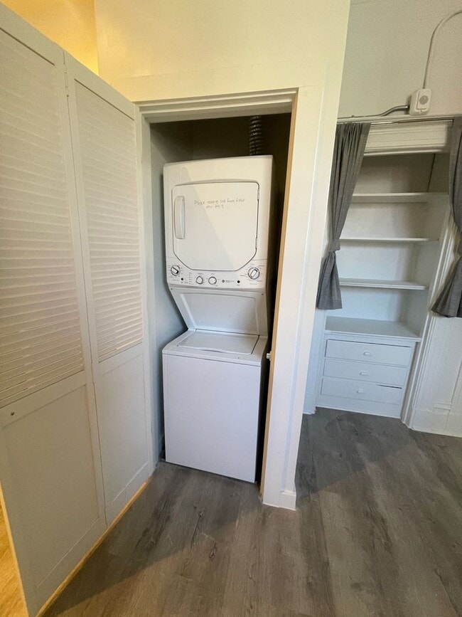 Building Photo - 1430 Stockton St