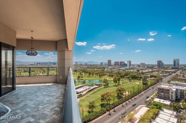 Building Photo - 1040 E Osborn Rd