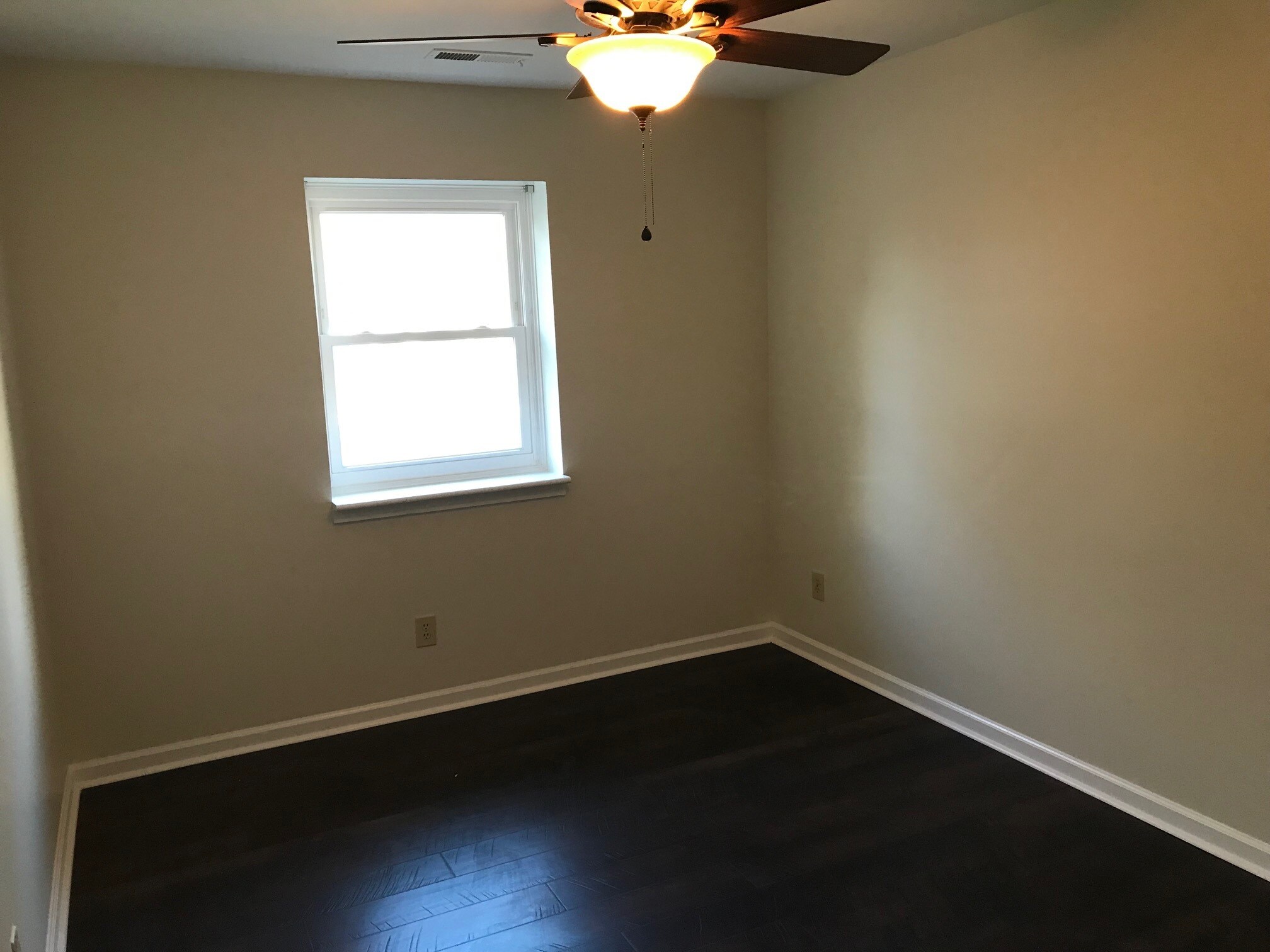 Building Photo - 507 Rock Cliff Ct