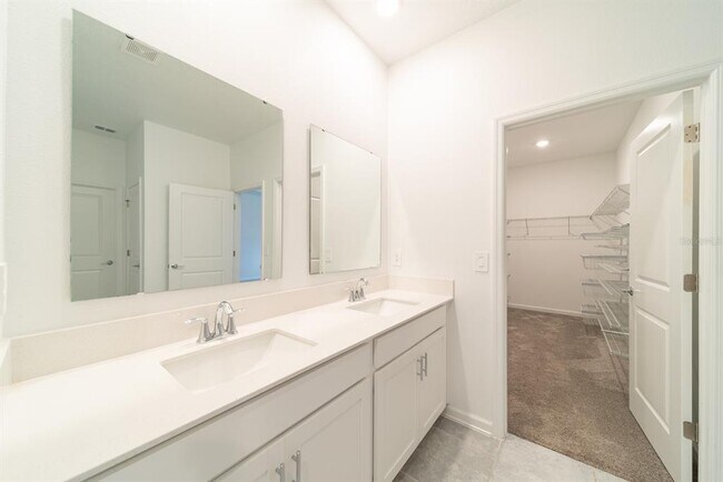 Building Photo - 2898 Armstrong Ave