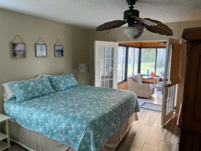 Building Photo - 3/2.5 in Sebastian FL