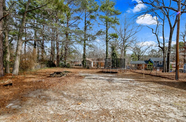 Building Photo - 7252 Ainsley St