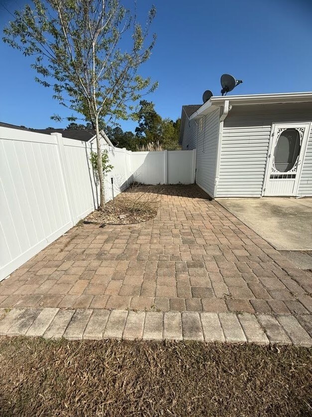 Building Photo - 1132 Lancelot Ln