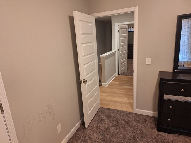 Building Photo - Beautiful Five Bedroom Home Located in Northeast Columbia!