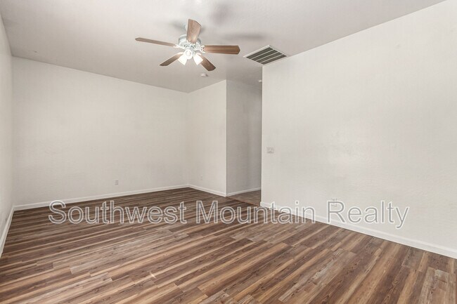 Building Photo - 21486 Via Del Oro