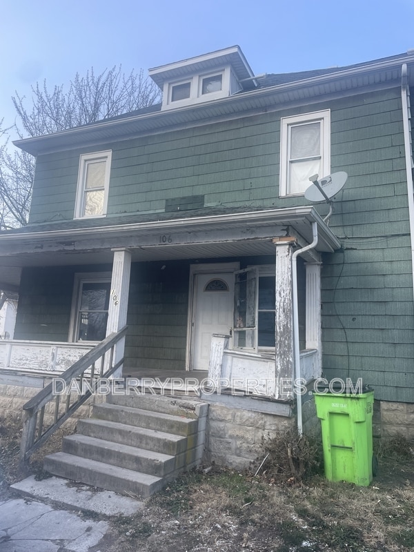 Primary Photo - 106 Taft Blvd