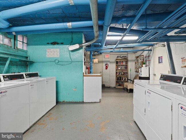 Building Photo - 2707 Adams Mill Rd NW