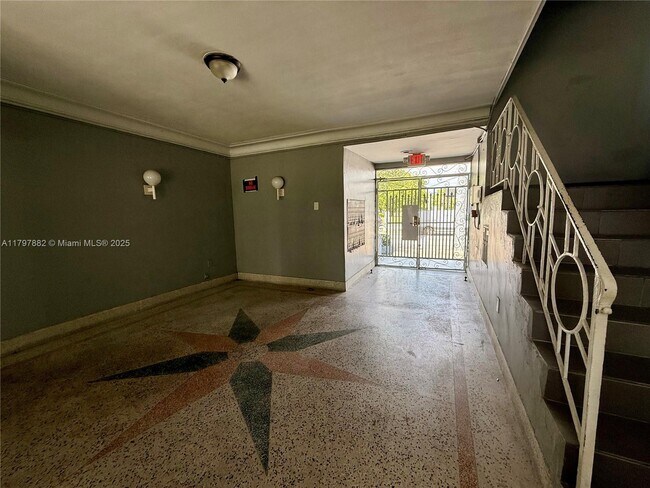 Building Photo - 5305 Biscayne Blvd