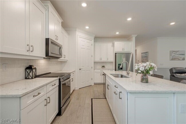 Building Photo - 299 Tamarindo Ln