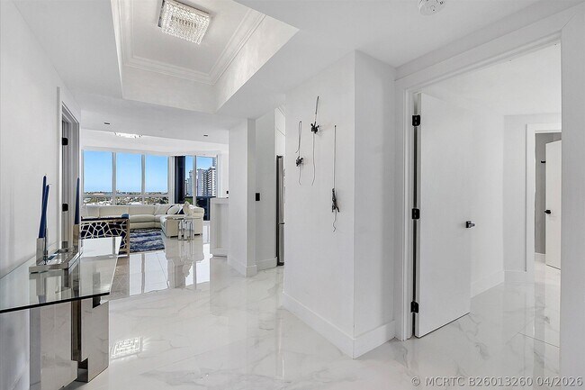 Building Photo - 3100 N Ocean Blvd