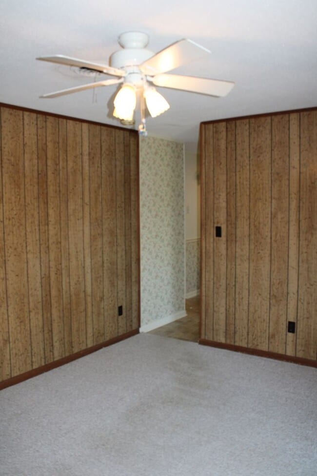 Building Photo - 3 Bedroom 2 Bath W/ Garage Hephzibah!