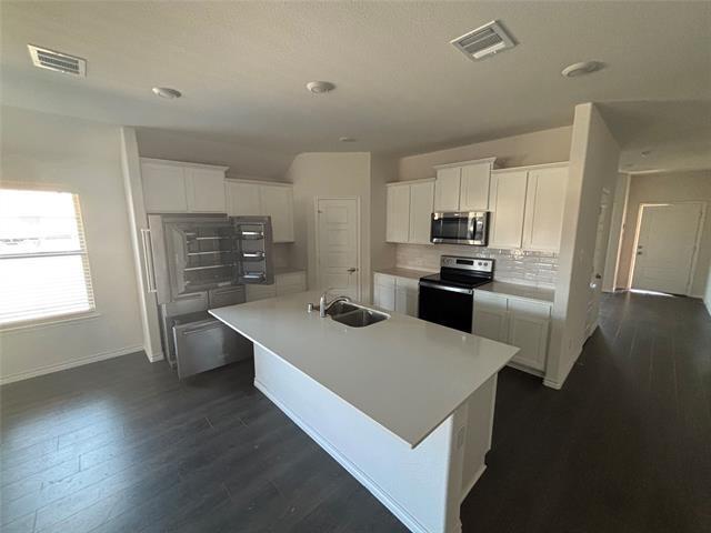 Building Photo - 133 Red Hickory Dr