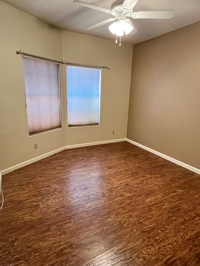 Building Photo - 7955 E Chaparral Rd