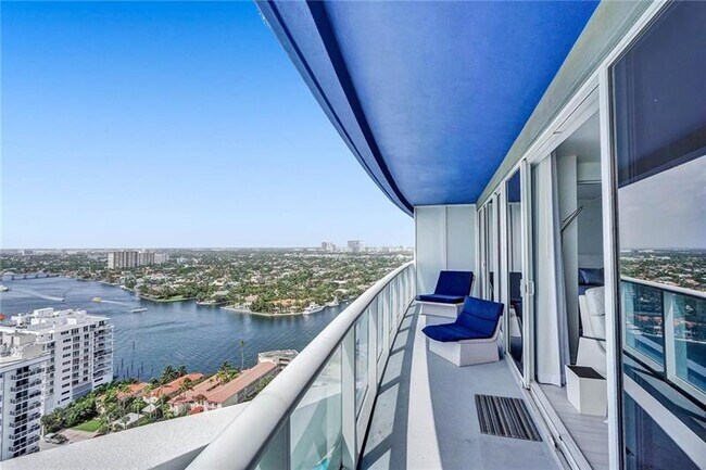 Building Photo - 3101 Bayshore Dr
