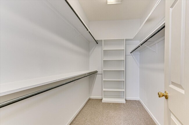 Building Photo - 1140 Parkside Trail