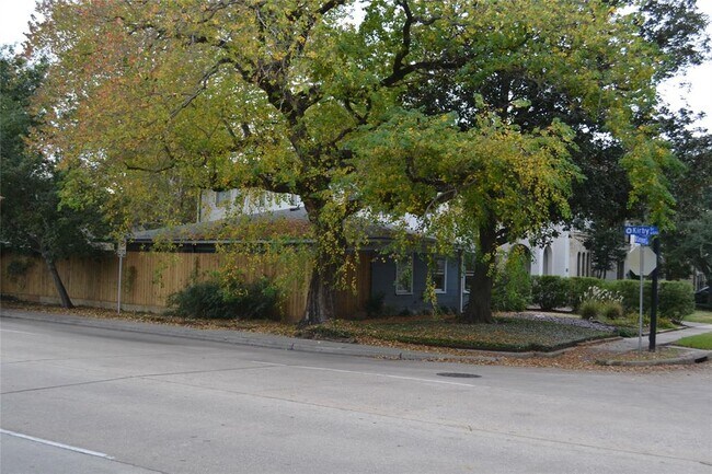 Building Photo - 2603 Centenary St
