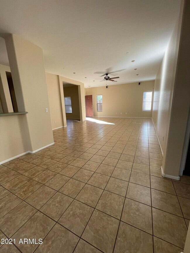 Building Photo - 2560 W Preserve Way