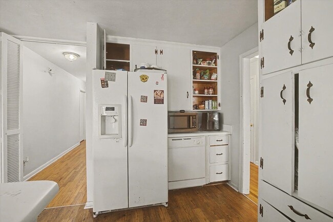 Building Photo - 233 Westridge Dr