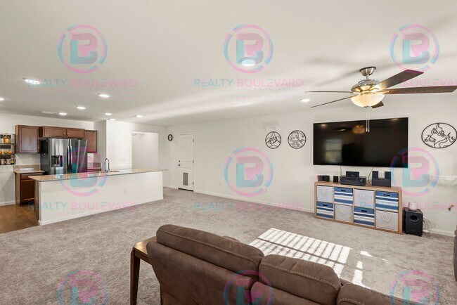 Building Photo - Spacious 4-Bedroom Lemon Valley Home with ...