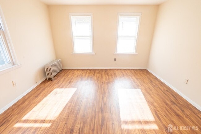 Building Photo - 217 MacArthur Ave