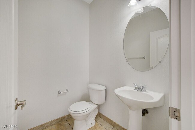 Building Photo - 11215 Dahlia Grove St