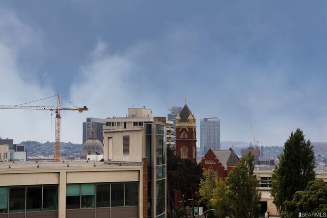 Building Photo - 1388 Gough St