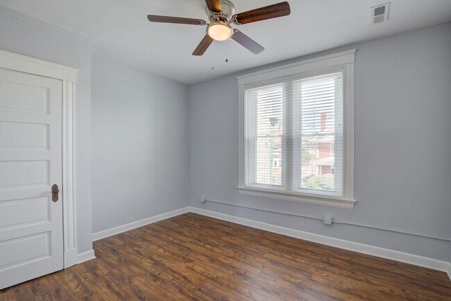 Building Photo - 1629 Hoffner St