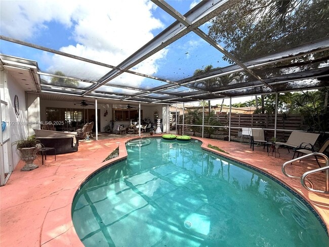 Building Photo - 5424 Van Buren St