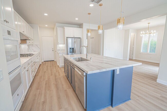 Building Photo - Spacious 4-Bedroom Pool Home in Saugus with Stunning Views & Community Amenities!