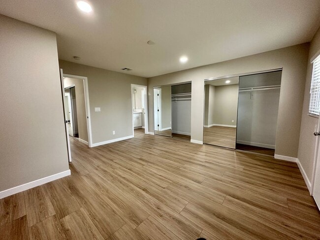 Building Photo - Newly Renovated 2023!! Super close to camp...
