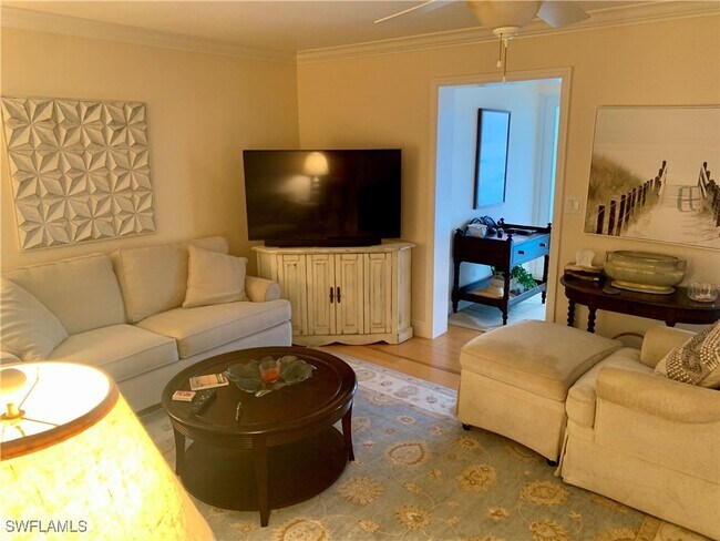 Building Photo - 333 Harbour Dr