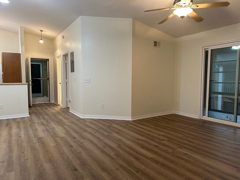 Building Photo - 6019 Scotchwood Gln