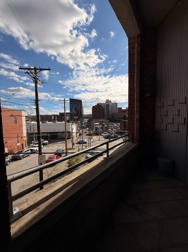 Building Photo - Fully Furnished!! Ready NOW! Sleek & Modern