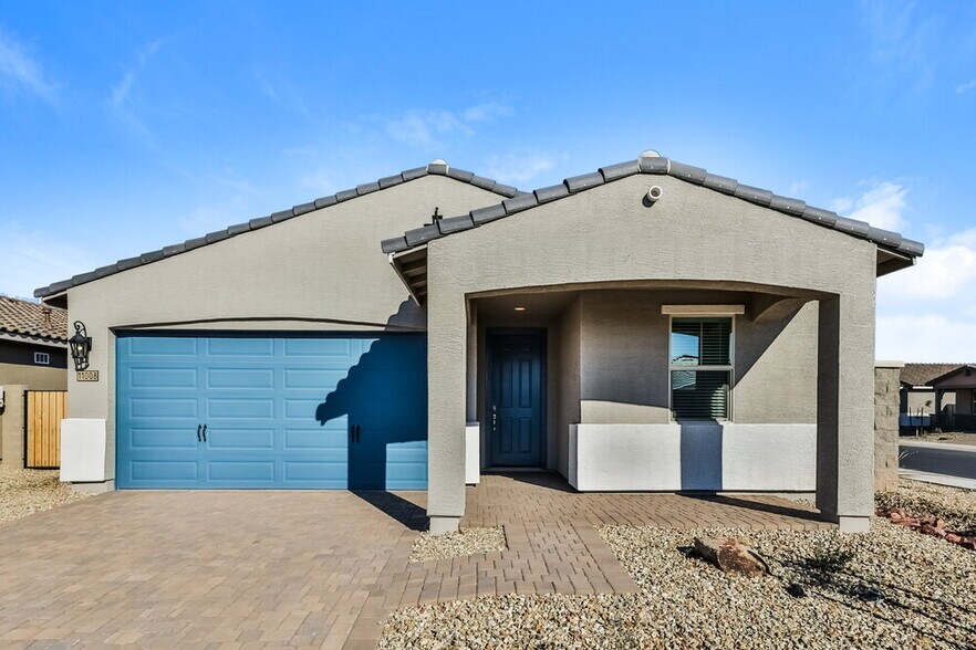 Primary Photo - 11008 W Parkway Dr