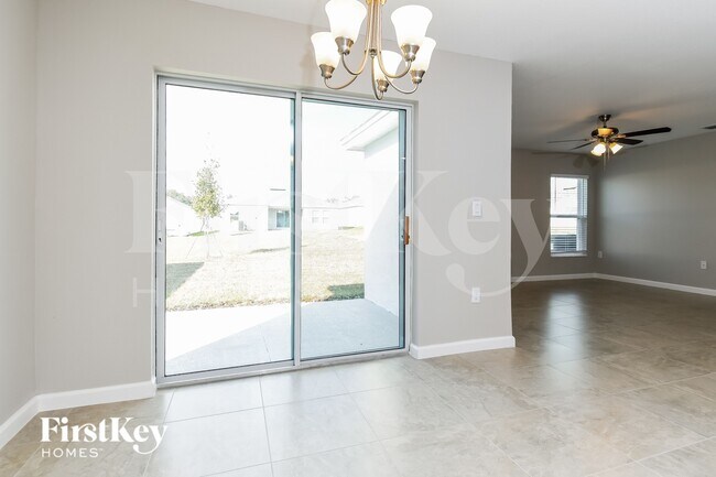 Building Photo - 462 Earhart Dr