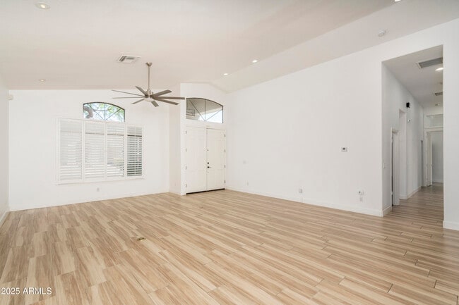 Building Photo - 5403 E Cannon Dr