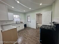 Building Photo - 1264 S 6th Ave