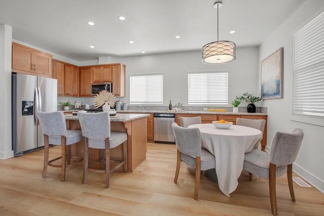 Building Photo - 30 Dart St