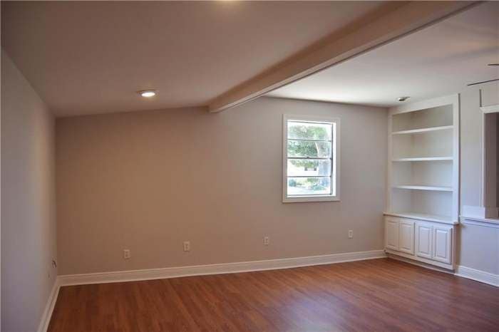 Building Photo - 4748 Newlands St