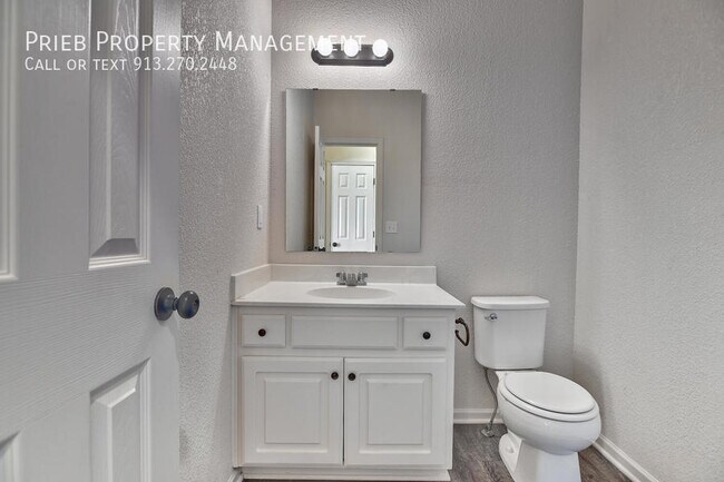 Building Photo - 310 N Ferrel St