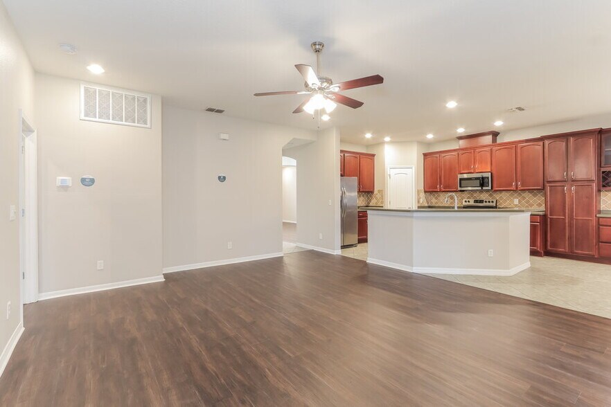 Building Photo - 2019 Abbey Trace Dr