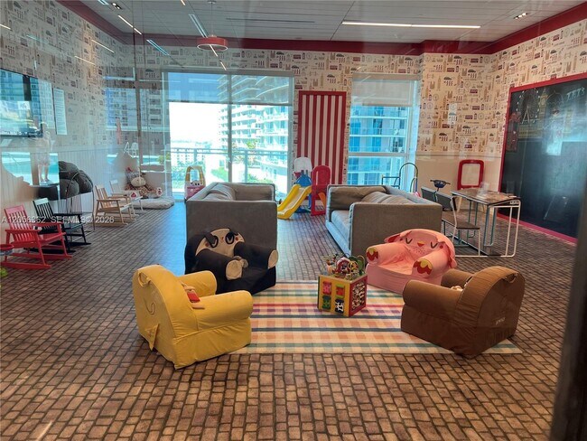 Building Photo - 1080 Brickell Ave