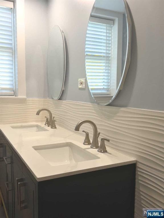 Building Photo - 211 Kenilworth Rd